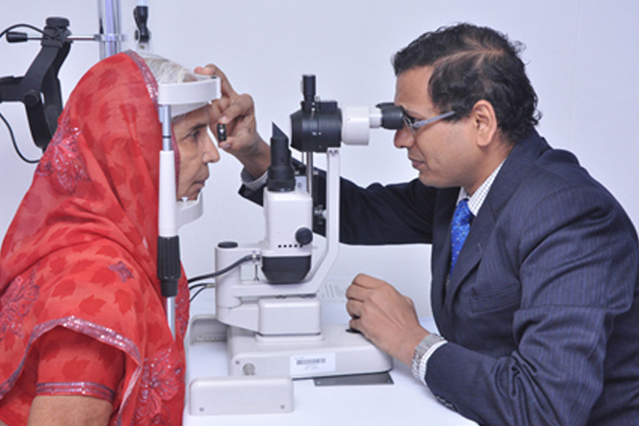 Best Retina Surgeon In Indore